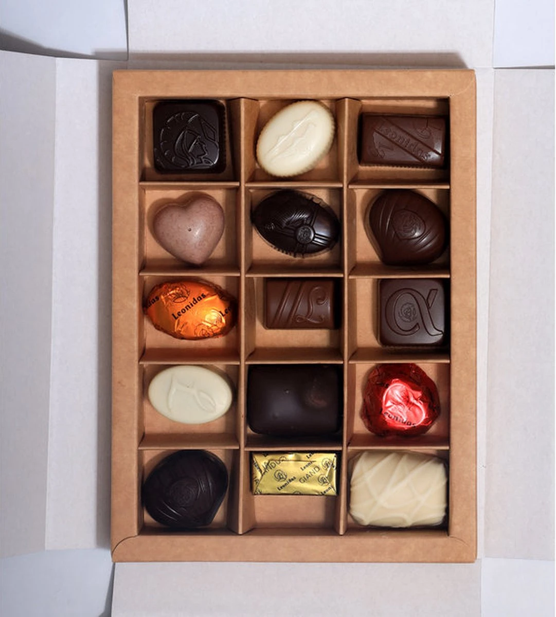 Leonidas Bonbons Brievenbusdoos - 15 Stuks 3 Leonidas Bonbons Brievenbusdoos - 15 Stuks