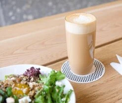 CHALO Prijswinnende Masala Chai Latte - Indische Vegan Chai - Zwarte Assam Thee - 25 Porties/ 300GR 12 CHALO Prijswinnende Masala Chai Latte - Indische Vegan Chai - Zwarte Assam Thee - 25 Porties/ 300GR -Veilige Voedselwinkel 1200x1013