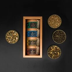Soolong Wereld Nr6 Giftset 4 Wereldtheen - Japanse Yuzu Kruidenblend - Rooibos Vanille - Malawi Oolong - Witte Thee Met Mango - Ideaal Als Relatiegeschenk Of Proeverij - Assortiment 4stuks -Veilige Voedselwinkel 1200x1199 2