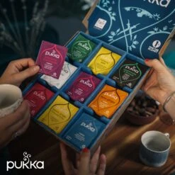 Pukka Original Kruidenthee Geschenkdoos - 9 Blends Biologische Kruidenthee, Ook Leuk Als Verjaardagscadeau - 45 Zakjes - Theedoos - GB-BIO-05 -Veilige Voedselwinkel 1200x1200 151