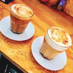 CHALO Prijswinnende Masala Chai Latte - Indische Vegan Chai - Zwarte Assam Thee - 25 Porties/ 300GR 11 CHALO Prijswinnende Masala Chai Latte - Indische Vegan Chai - Zwarte Assam Thee - 25 Porties/ 300GR -Veilige Voedselwinkel 1200x1200 159