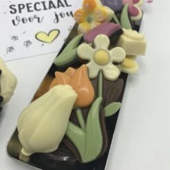 Cho-lala Boeketje Chocolade Tulpen | Chocolade Cadeau | Verjaardag, Felicitatie, Zomaar | 165 Gram Chocolade Tulpen En Bloemen 7 Cho-lala Boeketje Chocolade Tulpen | Chocolade Cadeau | Verjaardag, Felicitatie, Zomaar | 165 Gram Chocolade Tulpen En Bloemen -Veilige Voedselwinkel 1200x1200 23
