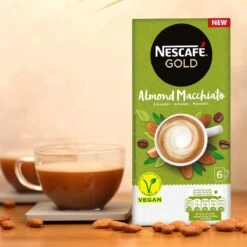 Nescafé Gold Almond Macchiato Oploskoffie - 6 Doosjes à 6 Zakjes -Veilige Voedselwinkel 1200x1200 431