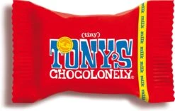 Tony's Chocolonely Tiny Tony's Chocolade Mix - Mix Van 10 Chocoladesmaken - 900 Gram - 100 Mini Chocolaatjes - Belgische Fairtrade Chocolade -Veilige Voedselwinkel 1200x760