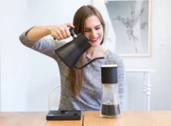 FELLOW - Stagg [XF] Set (Dripper + Carafe) - Handmatige Filterkoffie Set -Veilige Voedselwinkel 1200x886 3