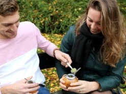 Yerba Mate Starterspakket Duo - 2x Traditionele Kalebas - 2x Bombilla - 1x Original & 1x Winter Yerba Maté 11 Yerba Mate Starterspakket Duo - 2x Traditionele Kalebas - 2x Bombilla - 1x Original & 1x Winter Yerba Maté -Veilige Voedselwinkel 1200x900 6