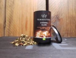 Teamasters Giftbox - Thee Geschenkset - Kerstpakket - Thee - Herbal Chai - Herbal Rooibos - Groene Thee - Perzik - Appel - Kerst - Geschenkset -Veilige Voedselwinkel 1200x922 3